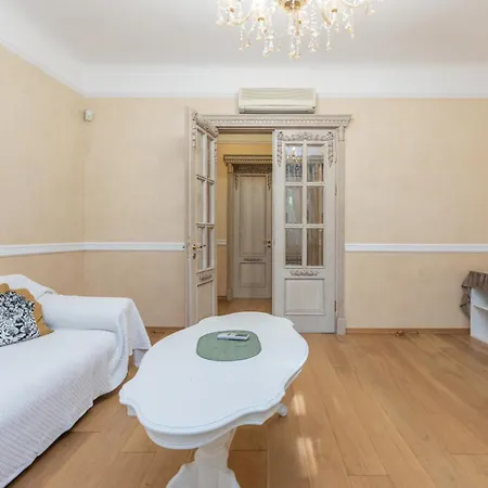 Old Town 2 Bedroom And Office Artdeco With Wifi And Tv