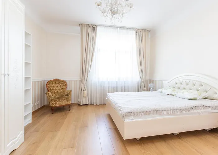 Old Town 2 Bedroom And Office Artdeco With Wifi And Tv Апартаменты Рига