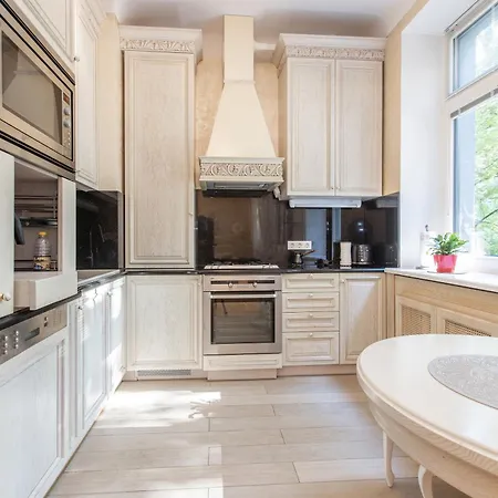 Apartman Old Town 2 Bedroom And Office Artdeco With Wifi And Tv